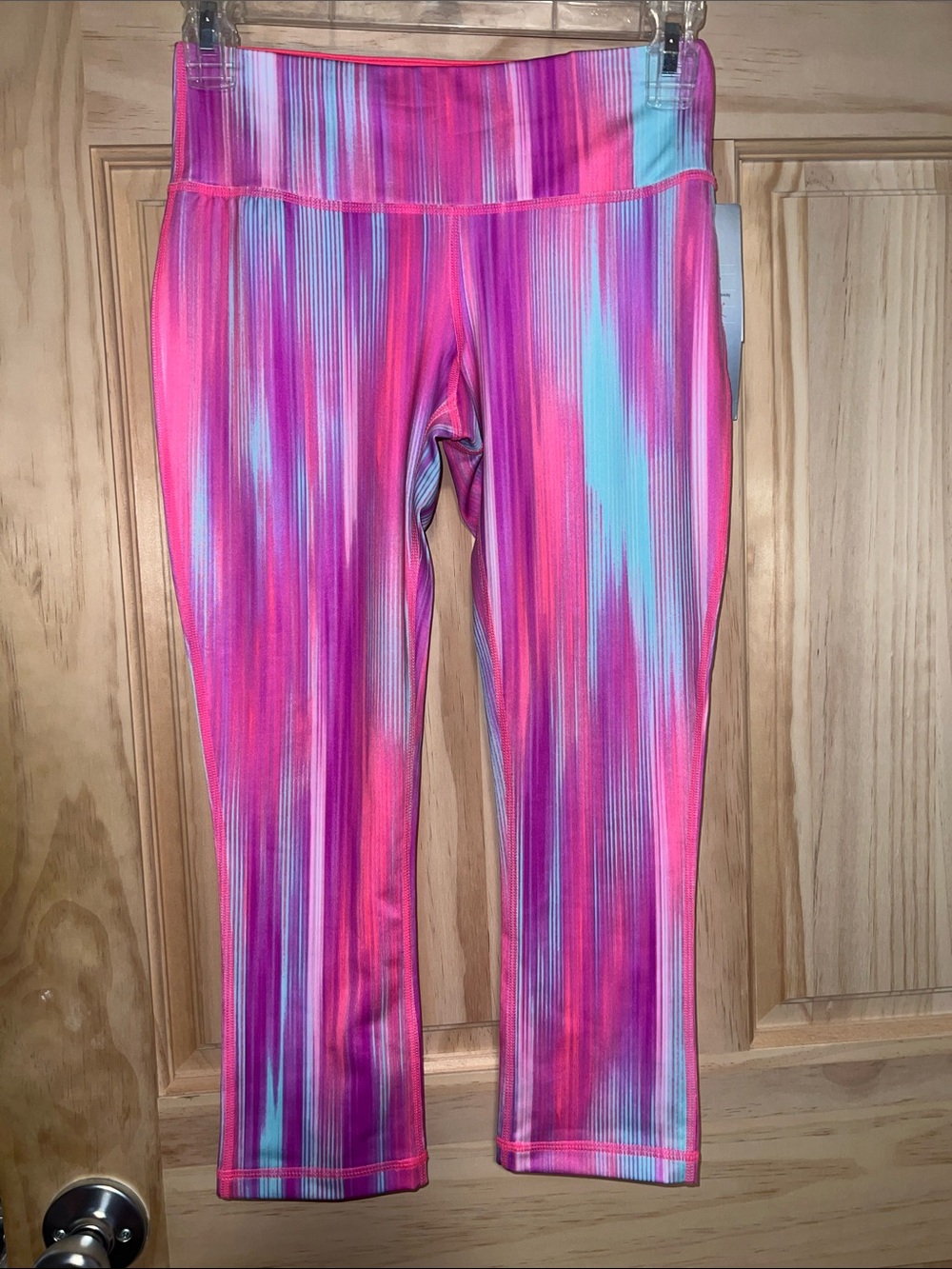 IDEOLOGY Pink & Aqua Striped Crop Leggings Workout, built in pocketMid-rise NWT